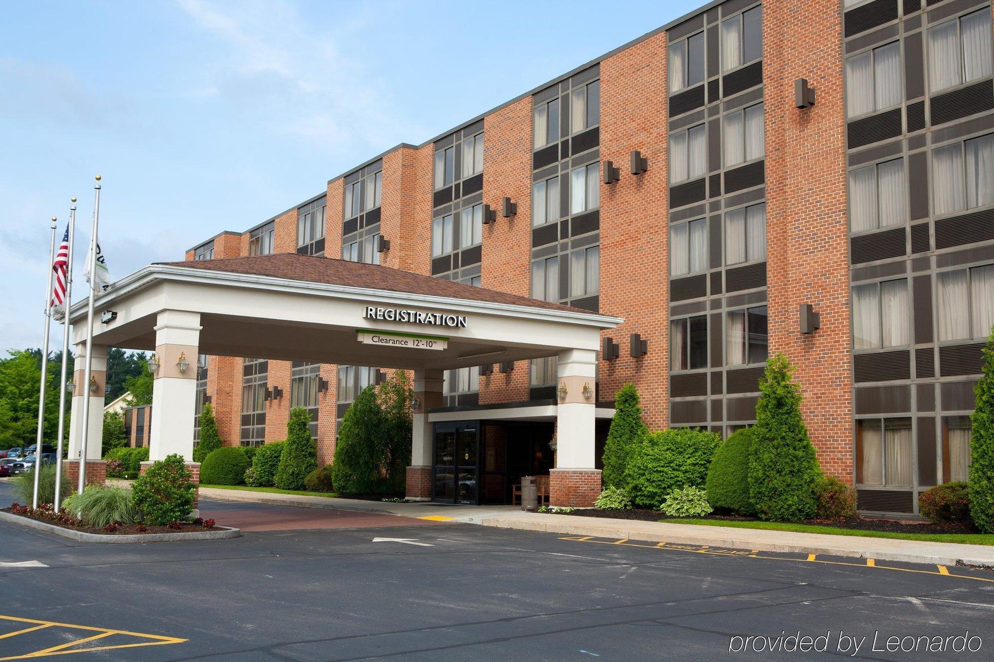 Radisson Hotel And Suites Chelmsford-Lowell Экстерьер фото